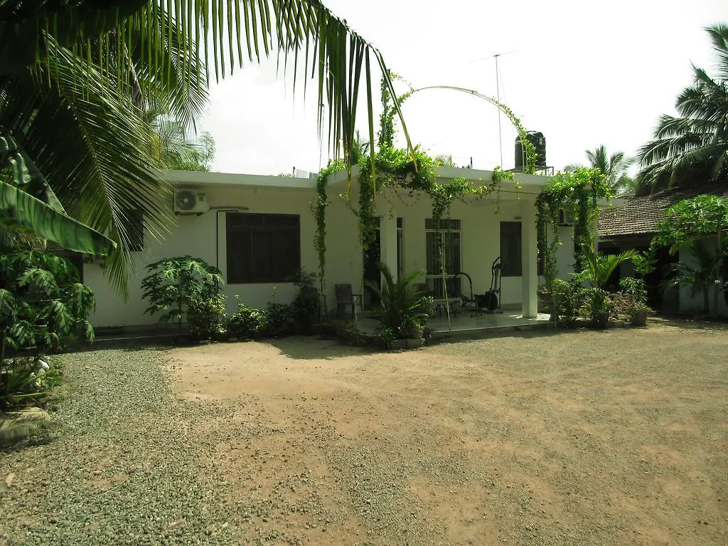 Yoho Aradhana Holiday Home Negombo Affittacamere